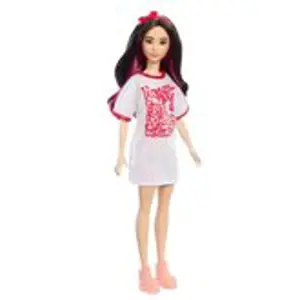 Produkt Mattel Barbie modelka bílé lesklé šaty HRH12
